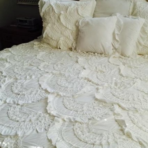 Anthropologie Rivulets Quilt/ Comforter in Cream - Picture 4 of 4